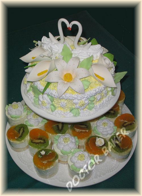 Свадебный торт 2033 с капкейками