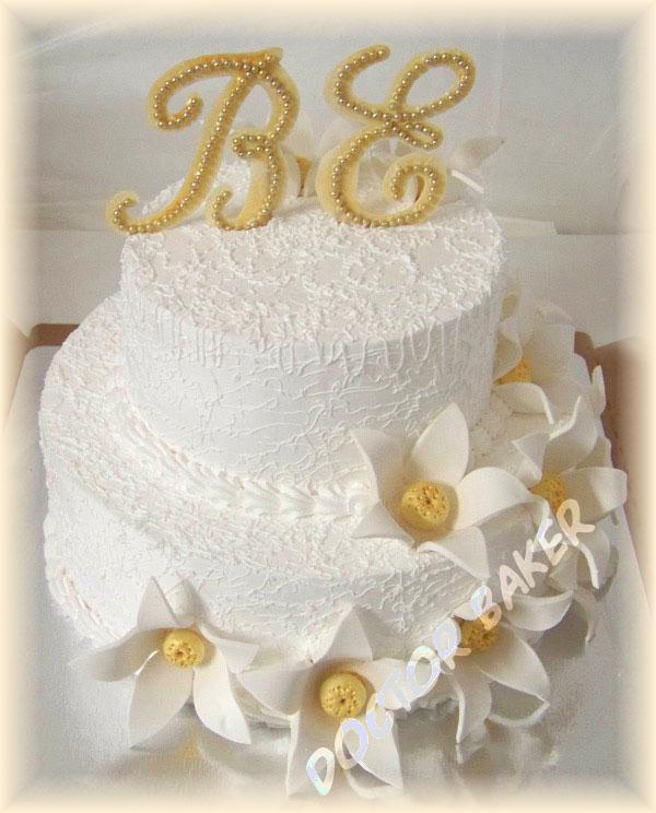Свадебный торт 2170 Золотой вензель